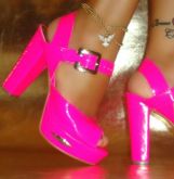 Sapato rosa neon